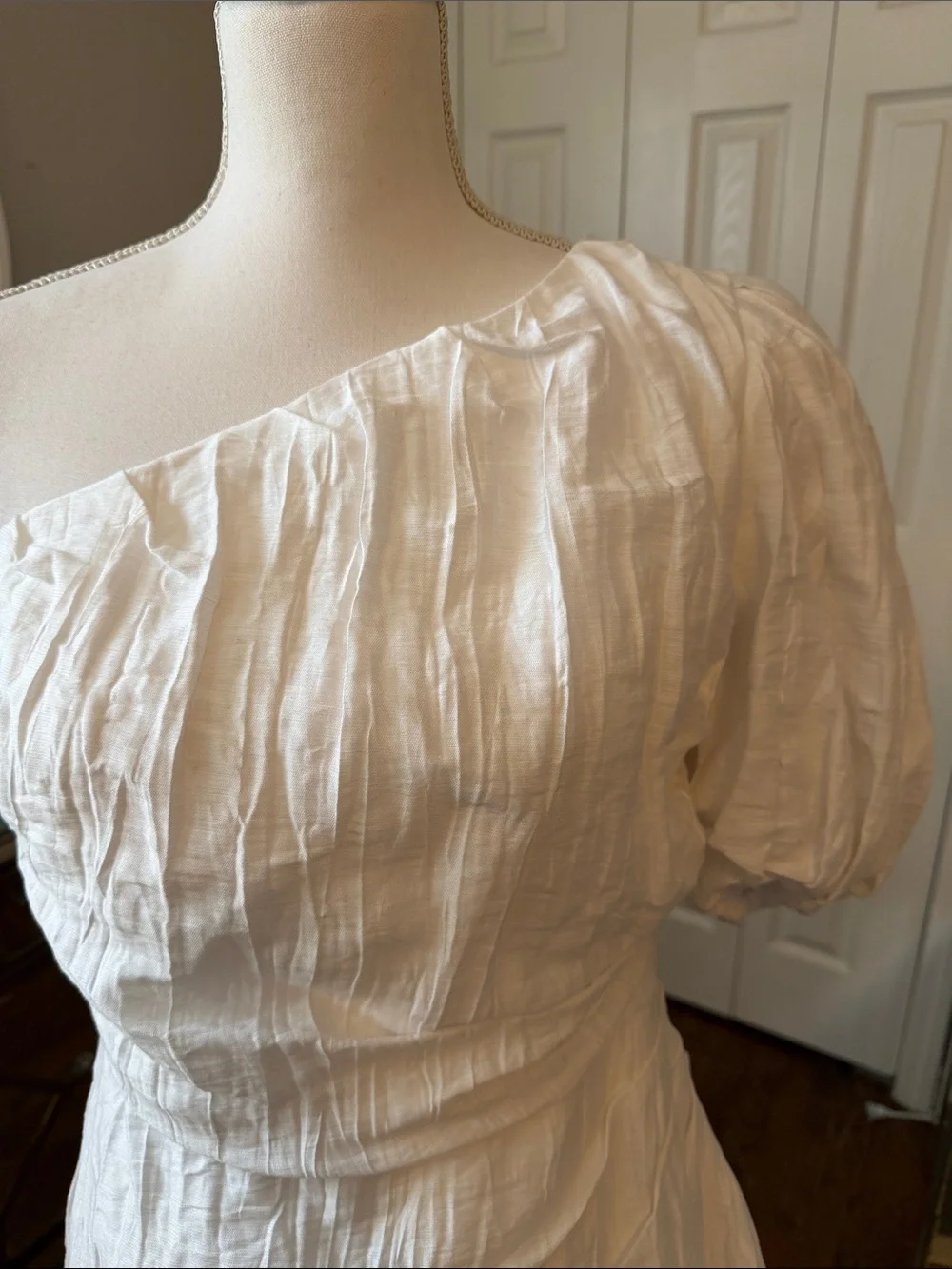 White House Black Market Stunning White One-Shoulder Puff Sleeve Dress 4 - Fab❤️ - Picture 2 of 8